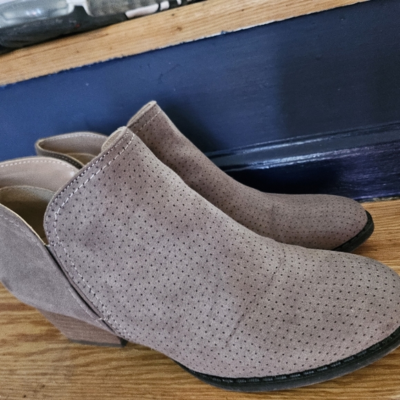 Booties - Picture 5 of 5